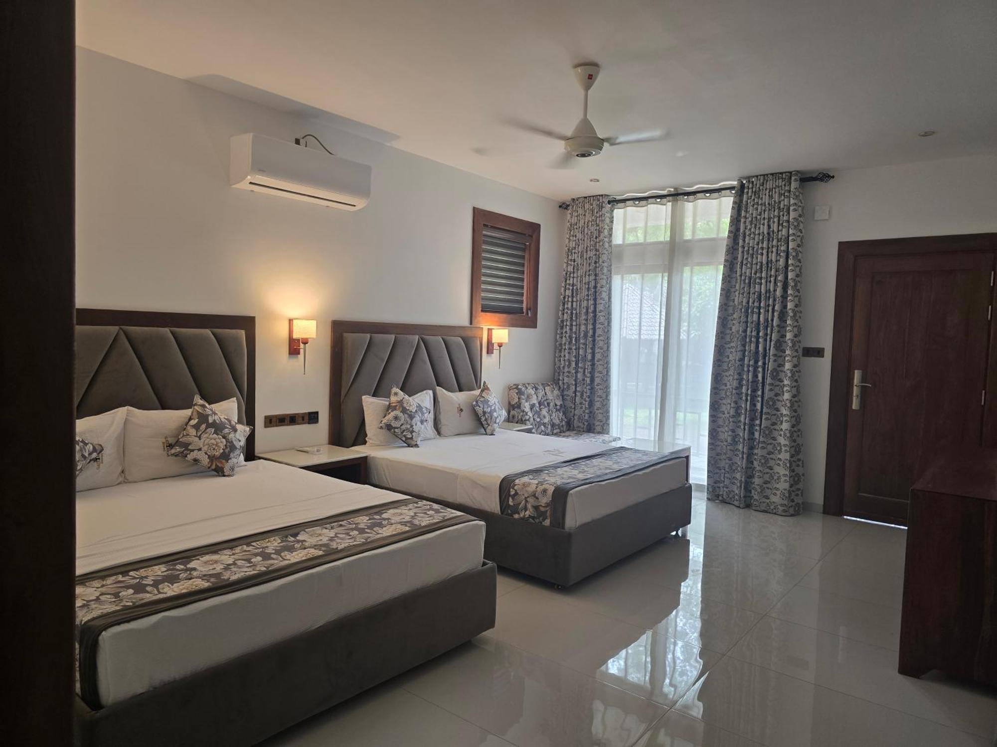 Gatetrees Resort Jaffna Exterior photo