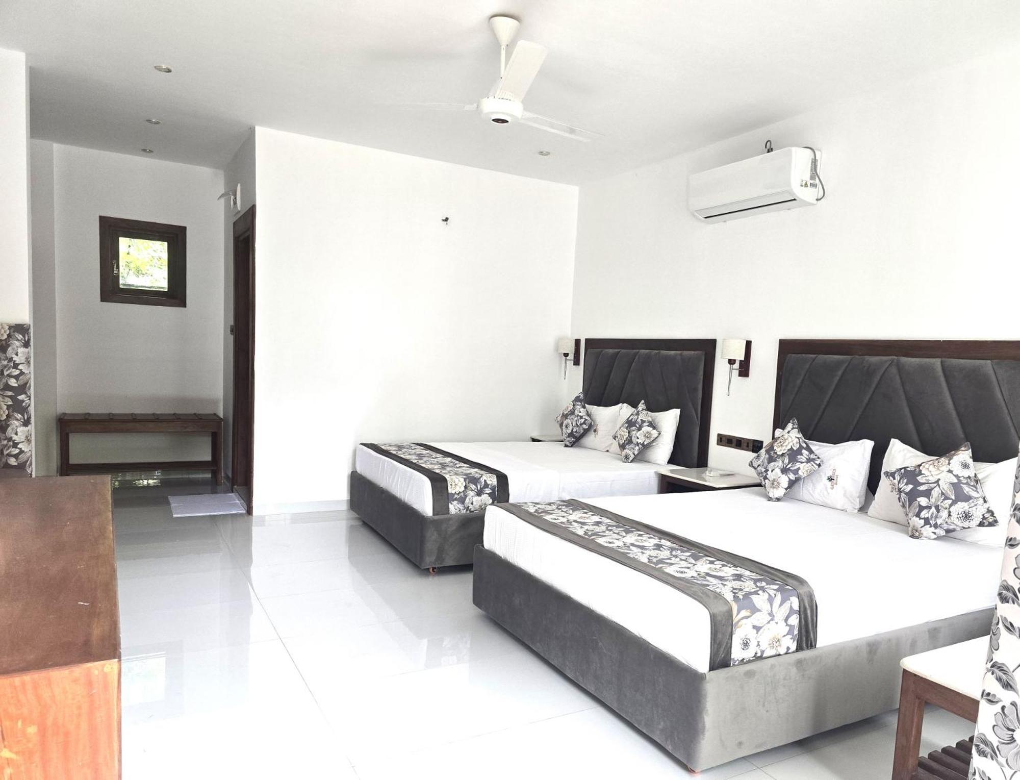 Gatetrees Resort Jaffna Exterior photo